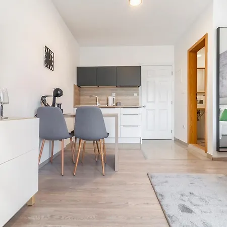 Apartmani Eterović * Baska Voda