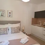 Apartmani Eterović * Baska Voda