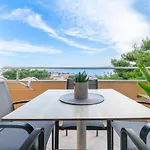 Apartmani Eterović *